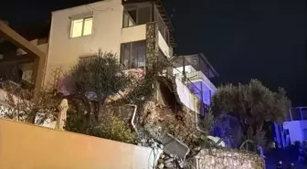 Bodrum'da sağanak; 1 evin istinat duvarı çöktü, yollar göle döndü