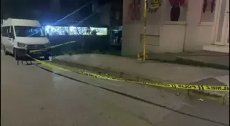 Bursa'da iki grup arasındaki silahlı kavgada yoldan geçen kişi yaralandı