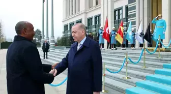 Cumhurbaşkanı Erdoğan, Sudan Egemenlik Konseyi Başkanı el Burhan'ı resmi törenle karşıladı