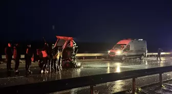 Edirne'de trafik kazasında traktörde sıkışan sürücü itfaiye ekiplerince kurtarıldı