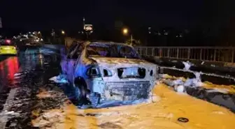 Eyüpsultan'da seyir halindeki otomobil alevlere teslim oldu