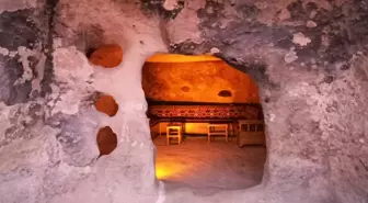 Tarihi Hasankeyf'teki 5 bin yıllık insan eliyle oluşturulmuş 10 mağara turizme açıldı