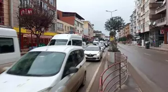 Yalova'da köprülü kavşakta çalışma nedeniyle trafik yoğunluk
