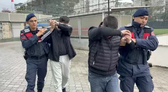 Araçlarında uyuşturucu hap ele geçirilen 2 kişi gözaltına alındı