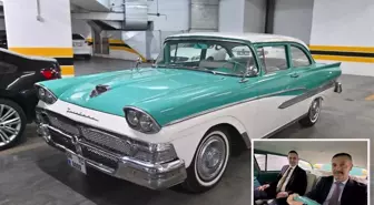 Bahçeli, klasik otomobillerinden birini MYK Üyesi Teoman'a hediye etti