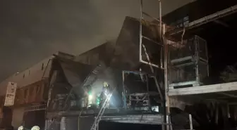 Başakşehir Atatürk Oto Sanayi Sitesi'nde korkutan yangın