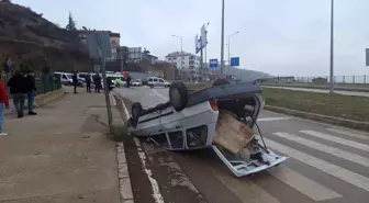 Çorum'da hafif ticari araç ile otomobil çapıştı: 1 yaralı
