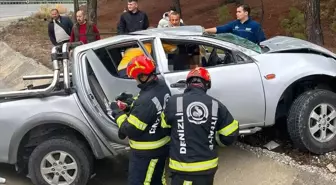 Denizli'de ağaca çarpan pikaptaki 1 kişi öldü, 1 kişi yaralandı