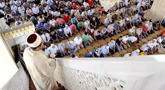 Diyanet'ten yılbaşı hutbesi: Sokaklar süslenmesin, piyango oynanmasın