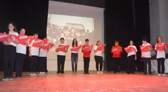 Gelibolu'da İstiklal Marşı'nın kabulü ve Mehmet Akif Ersoy'u anma programı düzenlendi