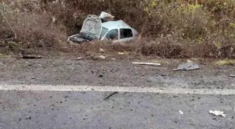 Karşı şeride geçen otomobil ticari araçla çarpıştı: 1 yaralı