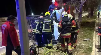 Kaza yapan araçta sıkışan sürücü itfaiye ekiplerince kurtarıldı