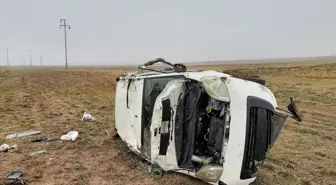 Konya'da şarampole devrilen hafif ticari araçtaki 1 kişi öldü, 2 kişi yaralandı