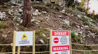 Marmaris'te 2 bin 500 yıllık kaya mezarı koruma altına alındı