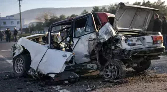 Milas'ta zincirleme kaza, Tofaş araç teneke kutu gibi ezildi