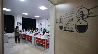 Muşlu öğrenciler fen bilimleri laboratuvarında teoriyi uygulamaya dönüştürüyor