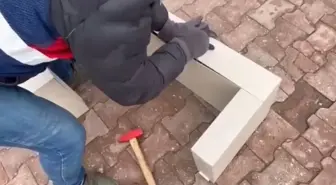 Otomobilin bagajındaki sehpanın içerisine gizlenmiş 4,7 kilo esrar ele geçirildi