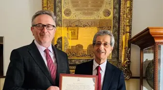 Prof. Dr. Muhittin Serin, yazma eser koleksiyonundan bir seçkiyi TÜYEK'e bağışladı