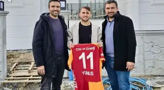 Yunus Akgün yeni evini aldı: Formayla pozunu verdi