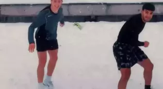 Arda Güler ve Yiğit Efe Demir, -4 dereceye aldırış etmeden karda futbol oynadı