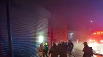 Bursa'da iş yeri yangını: Alevler çevredeki işletmelere sıçradı