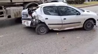 Elazığ'da iki otomobil çarpıştı: 1'i ağır 2 yaralı