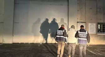 Firari hükümlü, sınır kapısından girerken yakalandı