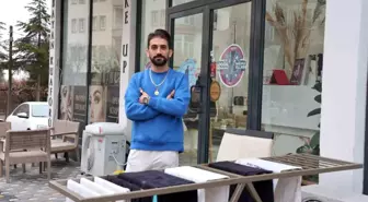 Hırsız köpek, çaldığı havluyu poğaça ile değişti