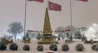 Iğdır'a mevsimin ilk karı düştü