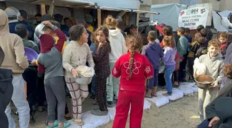 İHH Antalya ekibi Gazze'de sıcak yemek dağıttı