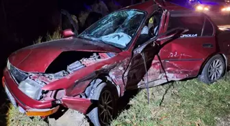 İki otomobil çarpıştı: 1 ölü, 2 yaralı