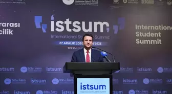 İstanbul'da düzenlenen 'Uluslararası Öğrencilik Zirvesi' ilham veren konuşmalarla devam ediyor