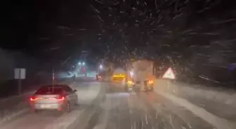 Karayolları ekipleri, geçitleri ulaşıma açık tutmak için çalışıyor