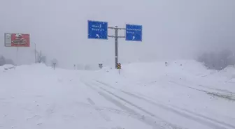 Kastamonu'da yüksek rakımlı bölgeler yoğun kar yağışı altında