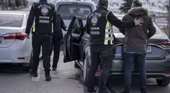 Kural ihlalini gizli takiple belirleyen sivil trafik ekipleri 4 bin araç denetledi