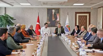 Mersin'de muz üreticileri toplantıda bir araya geldi