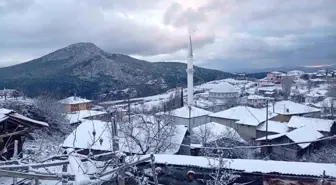 Osmaneli'nin yüksek kesimlerine mevsimin ilk karı yağdı