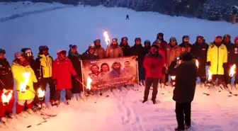 Sarıkamış'tan Bursa'ya vefa köprüsü: Genç kayakçılar, Bursa'daki yangında ölen kayakçıları andı