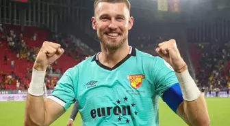 6 ay önce ''Kovun'' deniliyordu! Şimdiyse taraftarın sevgilisi oldu