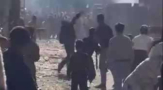 Adana'da iki grup arasındaki taşlı sopalı kavga kamerada