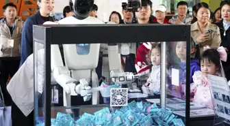 Albüm: Çin'in Shenzhen Kentinde 100'den Fazla Takımın Mücadele Ettiği Robot Beceri Yarışması Başladı