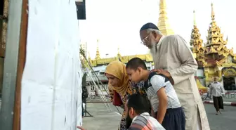 Albüm: Myanmar'da Seçmenler Genel Seçimlerin İlk Aşaması İçin Sandık Başında