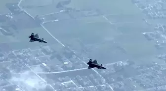 Bayraktar KIZILELMA'dan akıllı filo otonomisi ile kol uçuşu