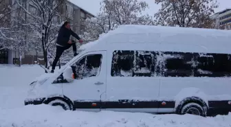 Bitlis'te 290 Yerleşim Yerinin Yolu Kar Nedeniyle Ulaşıma Kapandı