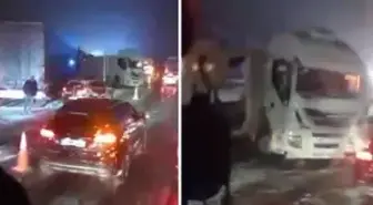 Bolu Dağı Tüneli çıkışında 6 aracın karıştığı zincirleme kaza kamerada