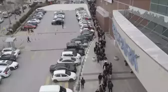 Denizli'de metrelerce alışveriş kuyruğu; gece yarısı gelip 9 saat beklediler