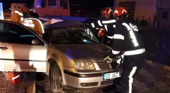 Denizli'de park halindeki tır dorsesine çarpan otomobildeki 1 kişi öldü, 1 kişi yaralandı