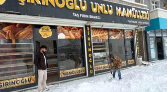 Diyadin'de kar yağışı hayatı olumsuz etkiledi