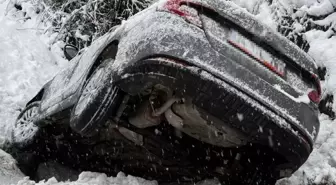 Düzce'de kar kazası: 8 kişilik aile kanala uçtu