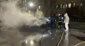 Eskişehir'de yanan iki otomobil kullanılamaz hale geldi